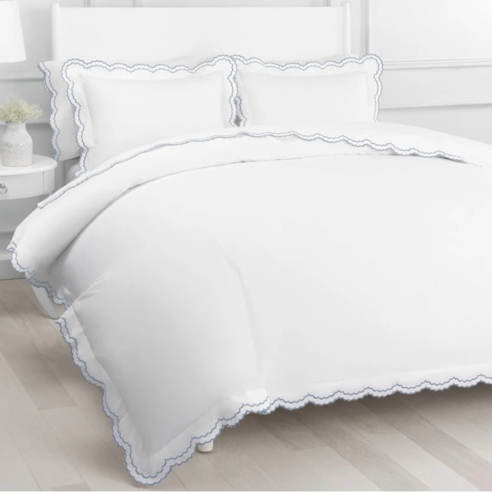 Embroidered Percale Crisp Cotton Double Scallopier Duvet Set and Sham Queen